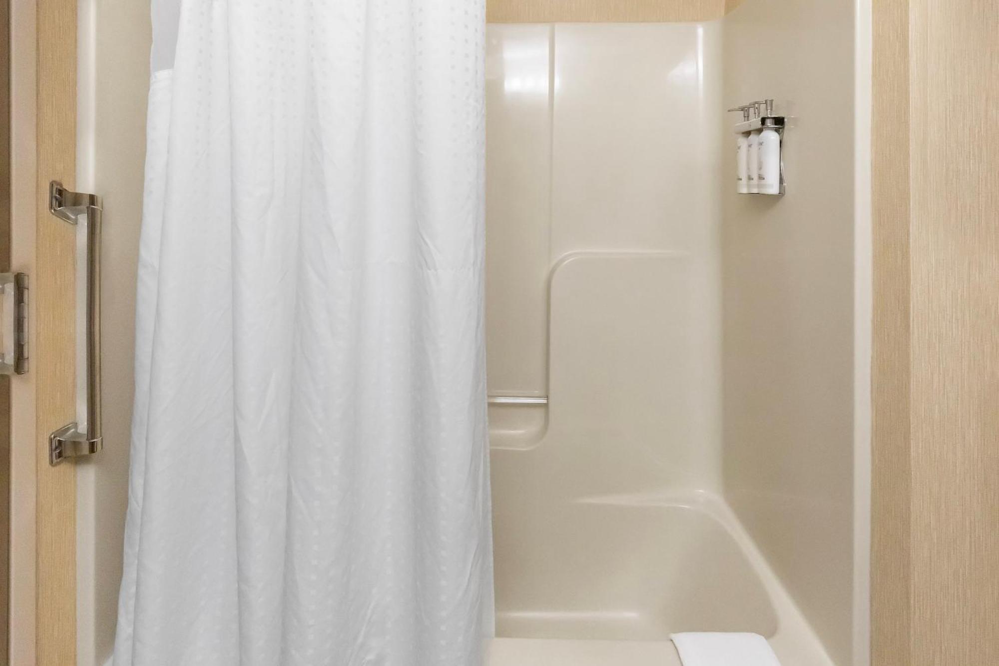 Holiday Inn Express - Ludlow - Chicopee Area By Ihg Εξωτερικό φωτογραφία
