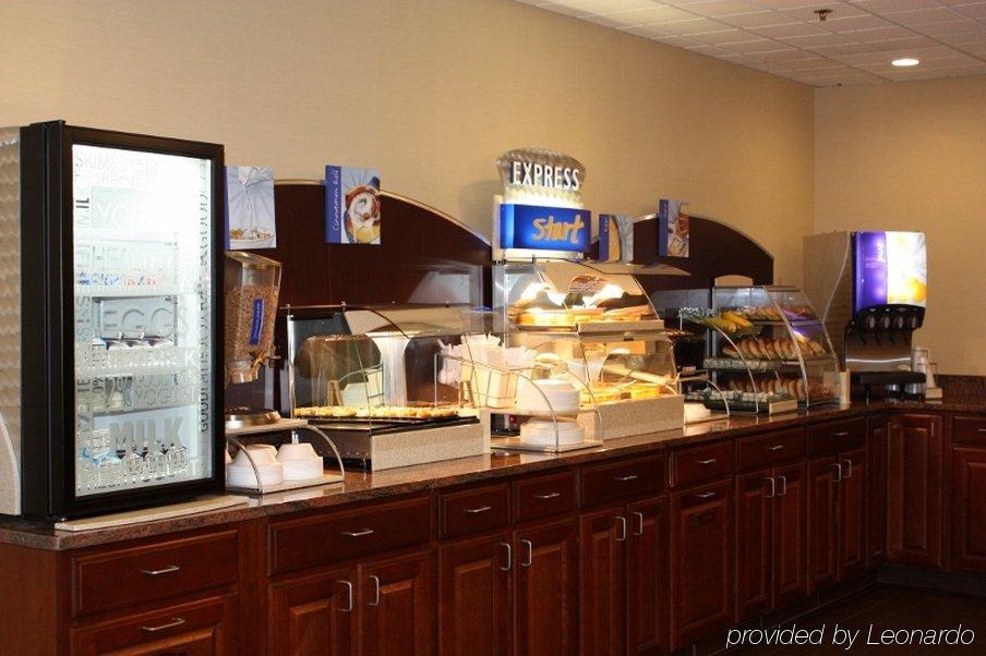Holiday Inn Express - Ludlow - Chicopee Area By Ihg Εξωτερικό φωτογραφία