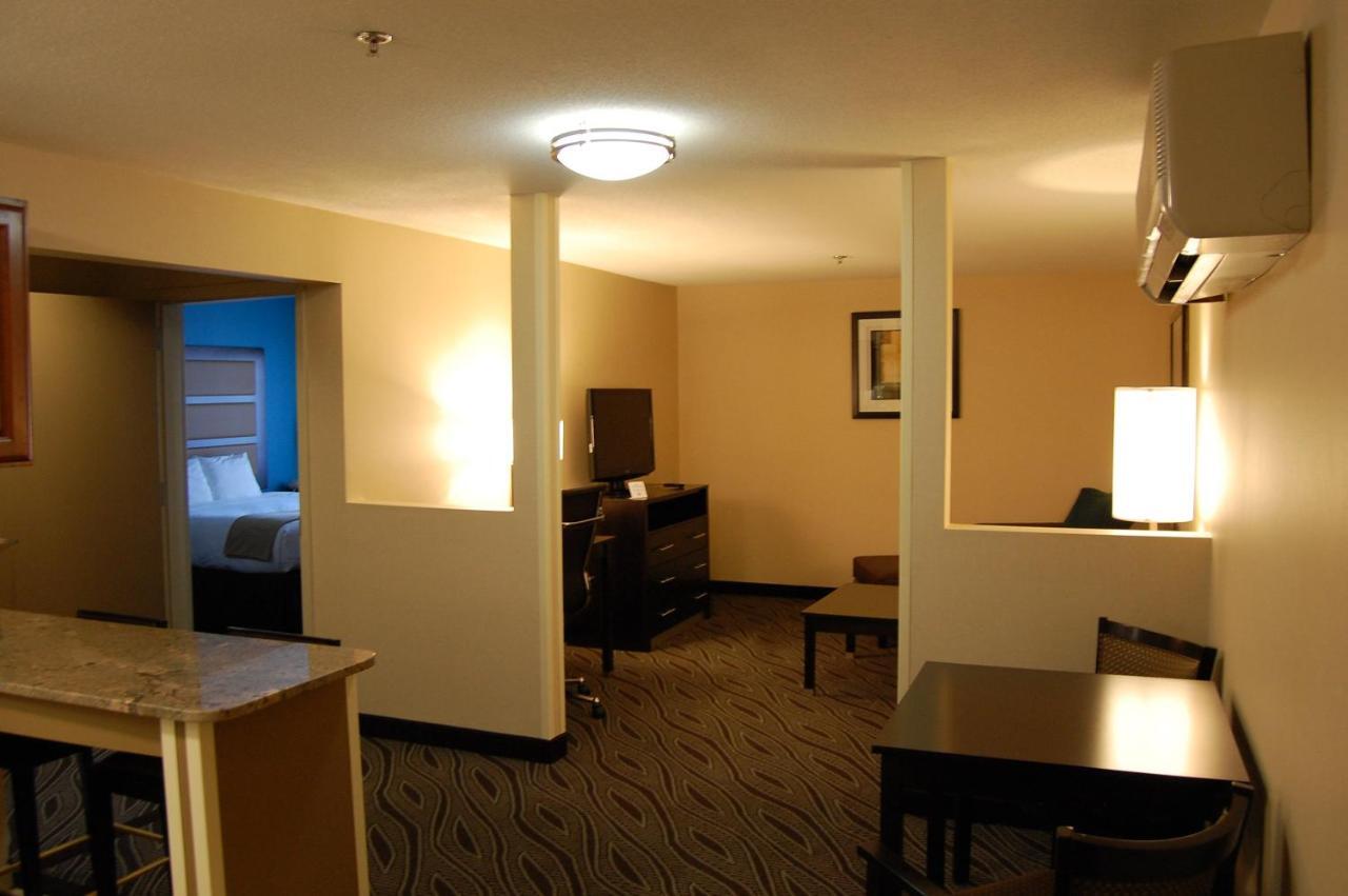 Holiday Inn Express - Ludlow - Chicopee Area By Ihg Εξωτερικό φωτογραφία
