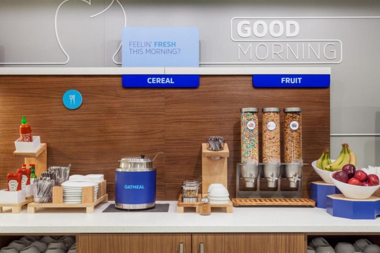 Holiday Inn Express - Ludlow - Chicopee Area By Ihg Εξωτερικό φωτογραφία